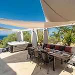 In With House Sea View Дом отдыха