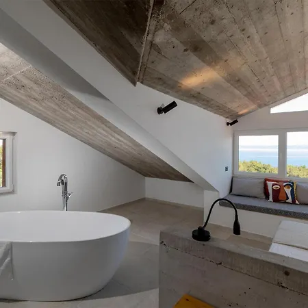 Cozy In With House Sea View بيت للعطل