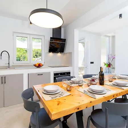 Cozy In With House Sea View